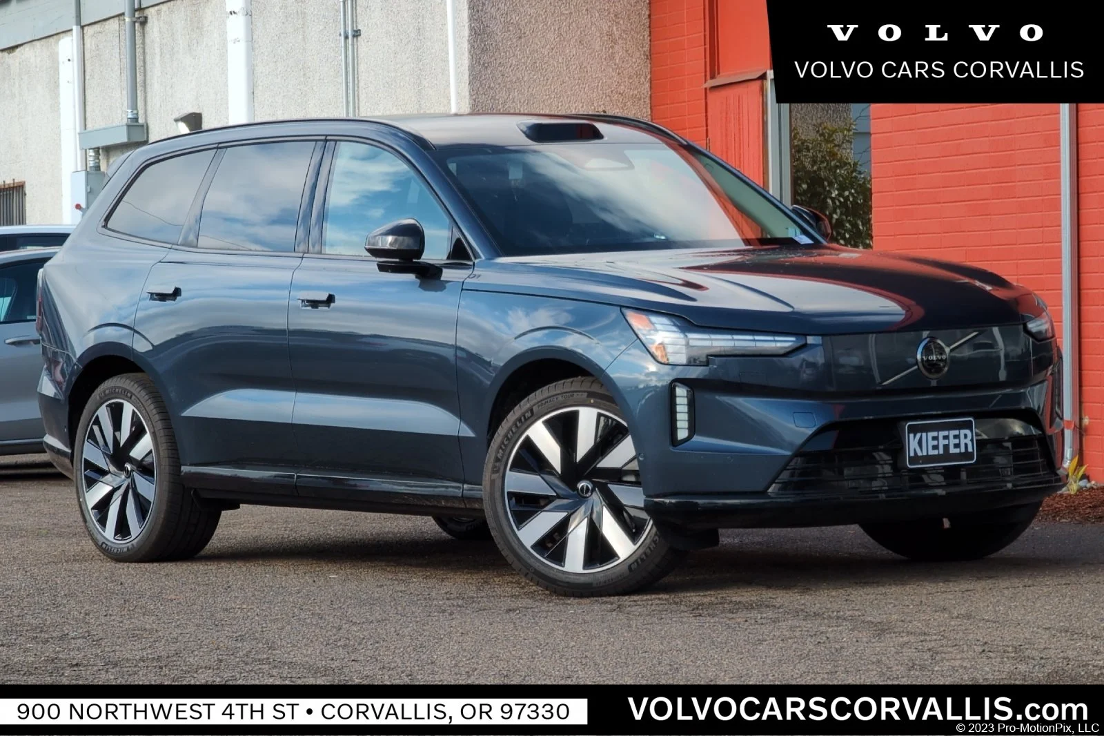 2025 Volvo EX90