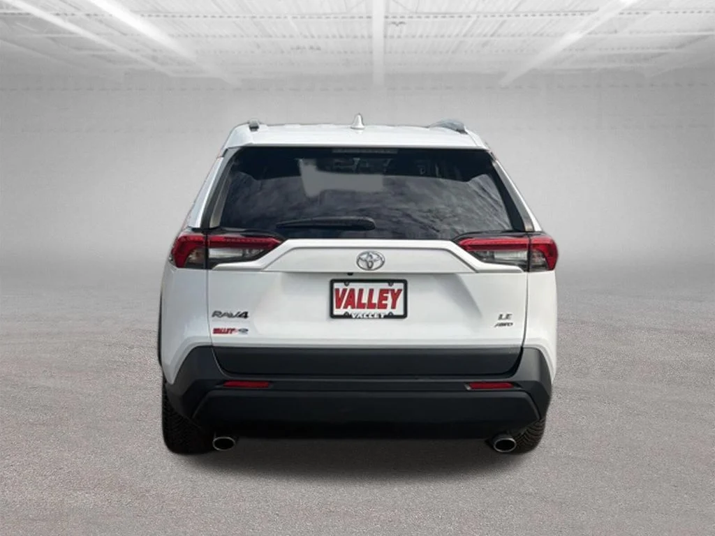 Used 2023 White Toyota XLE image 11