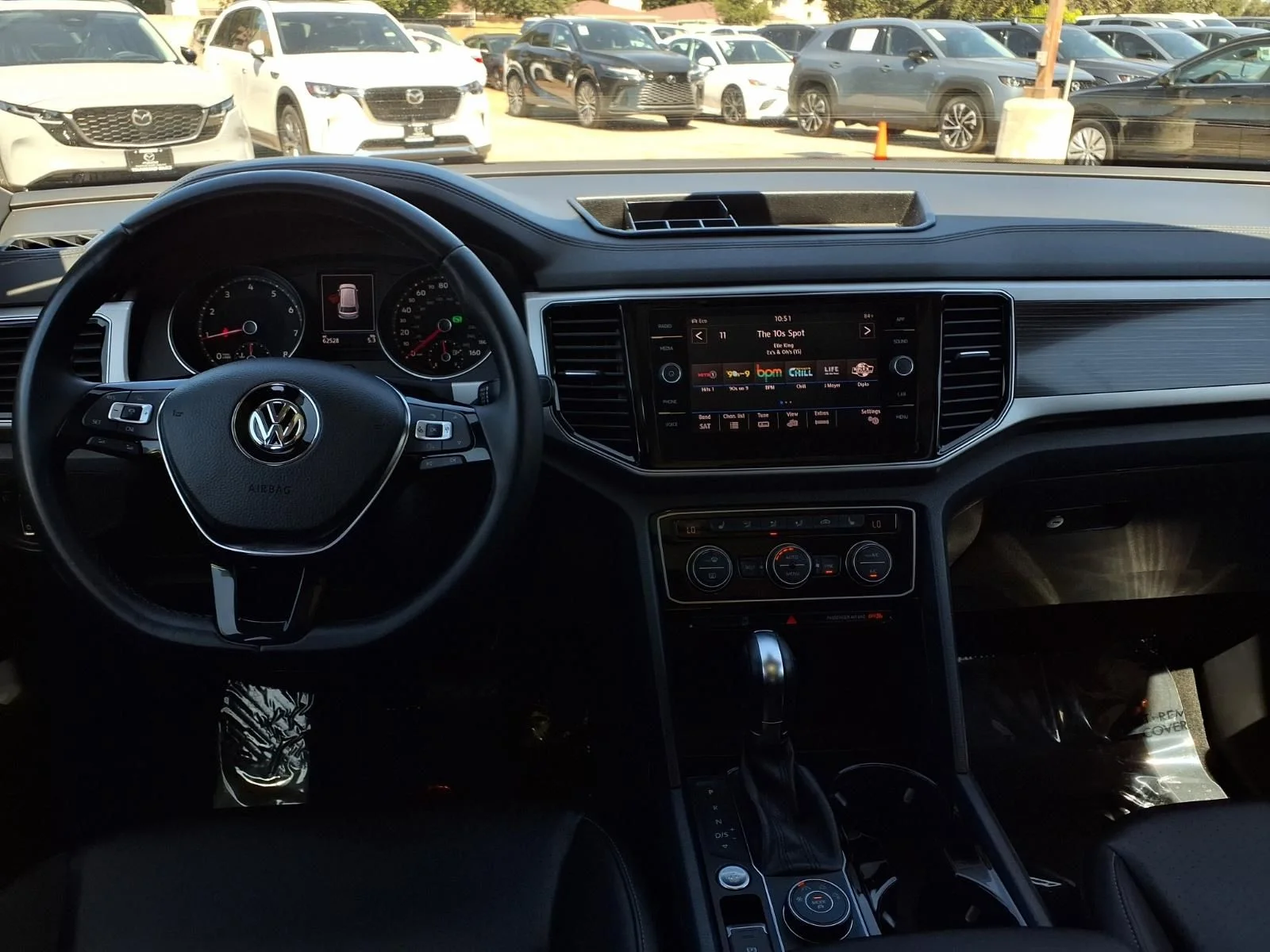 Used 2018 Black Volkswagen SEL image 21