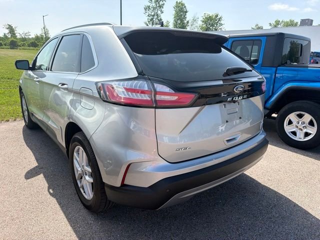Used 2021 Silver Ford SEL image 8