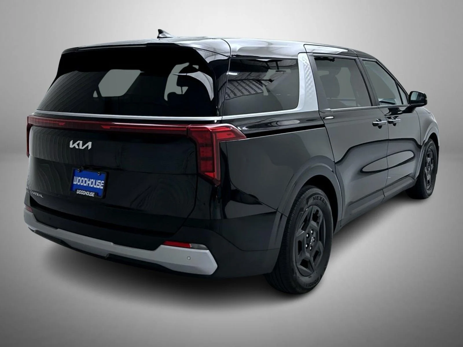 Used 2025 Black Kia LXS image 5