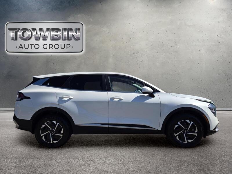 Used 2023 Snow White Pearl KIA LX AWD image 3