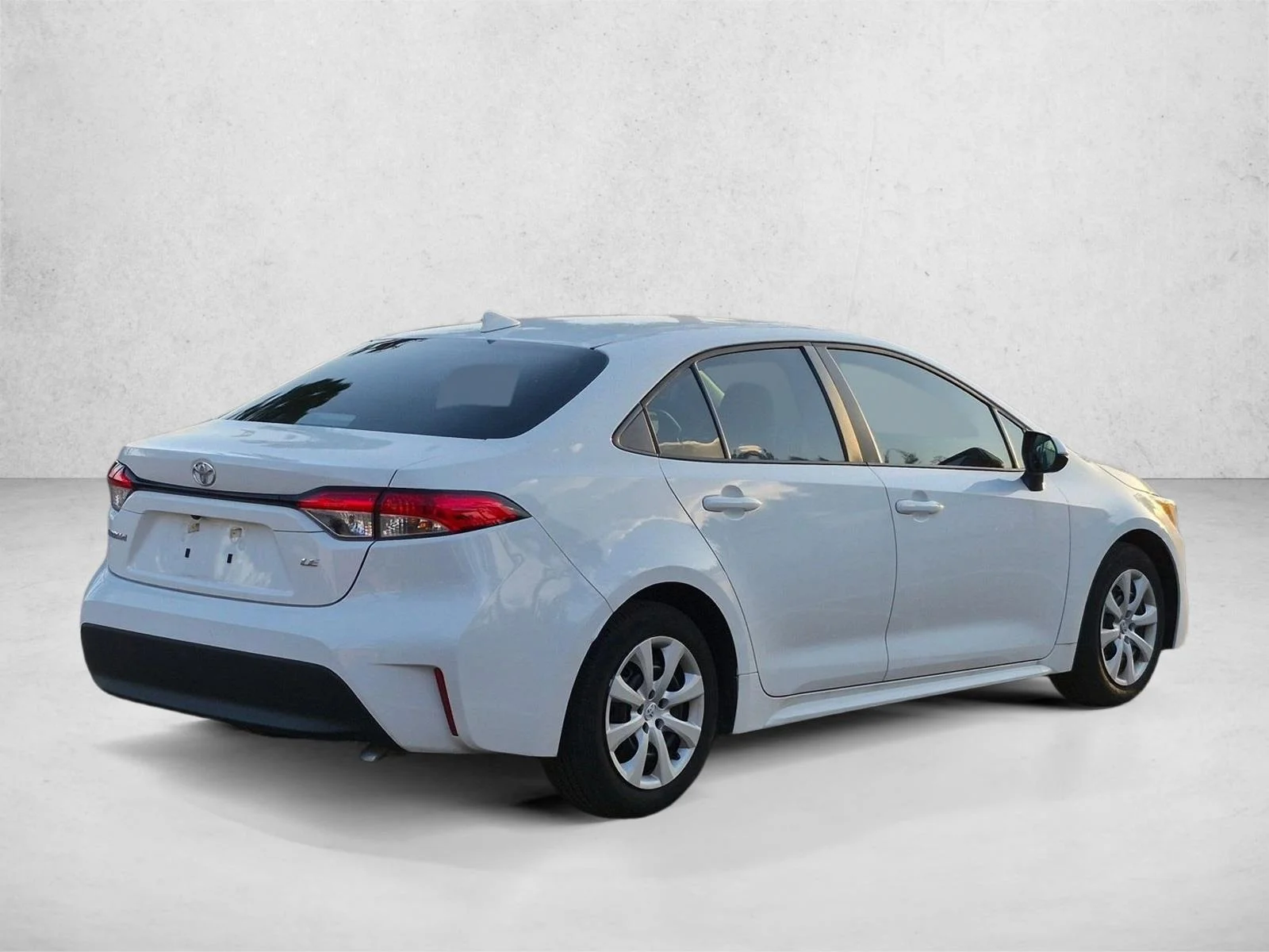 Used 2024 Ice Cap Toyota LE image 5