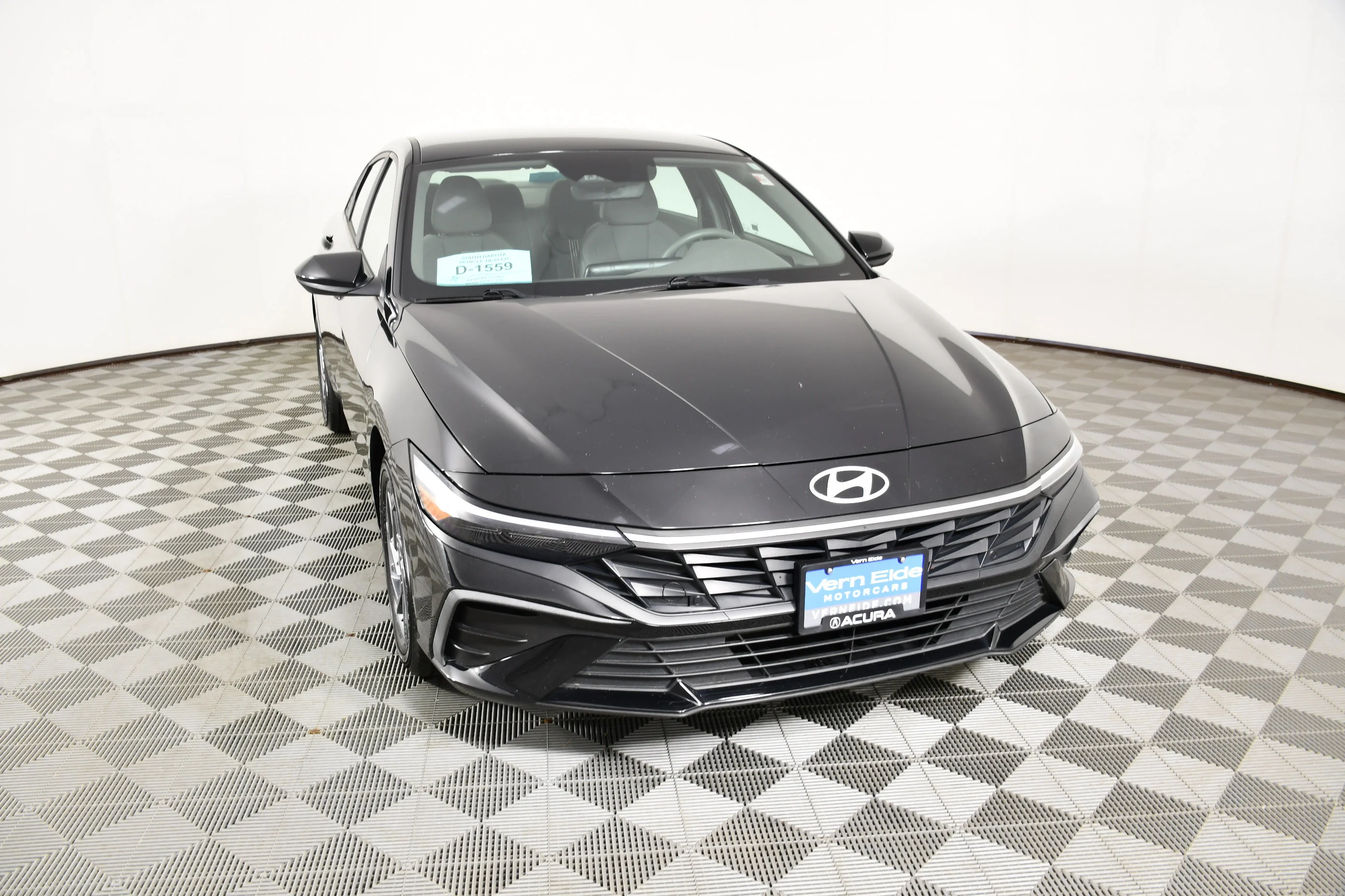 Used 2024 Abyss Black Hyundai SEL image 3