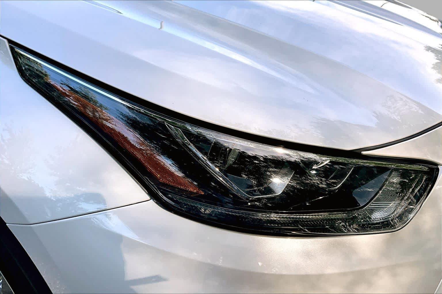 Used 2023 Wind Chill Pearl Toyota Limited image 26