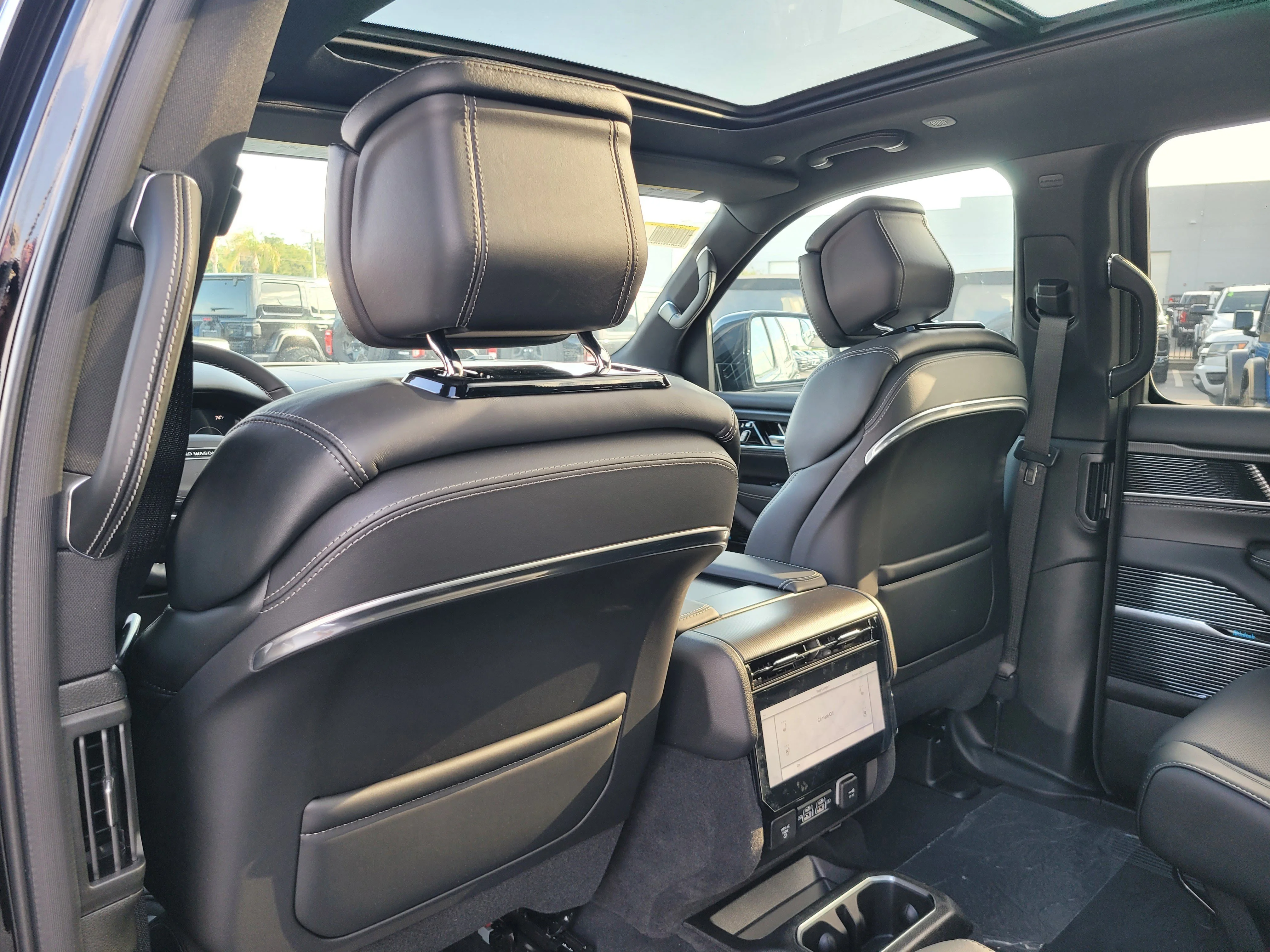 New 2026 High Gloss Black Jeep Summit Obsidian image 14
