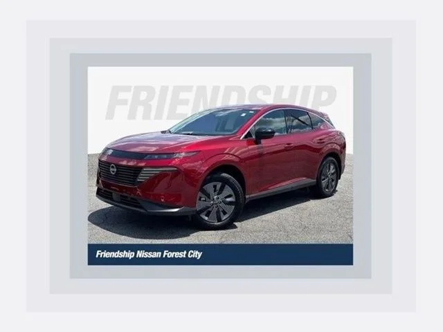 Used 2025 Red Nissan SL image 1