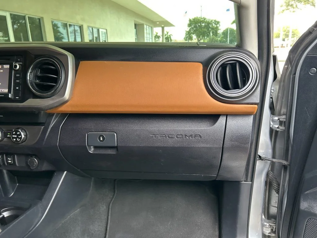 Used 2019 Silver Toyota SR5 image 20