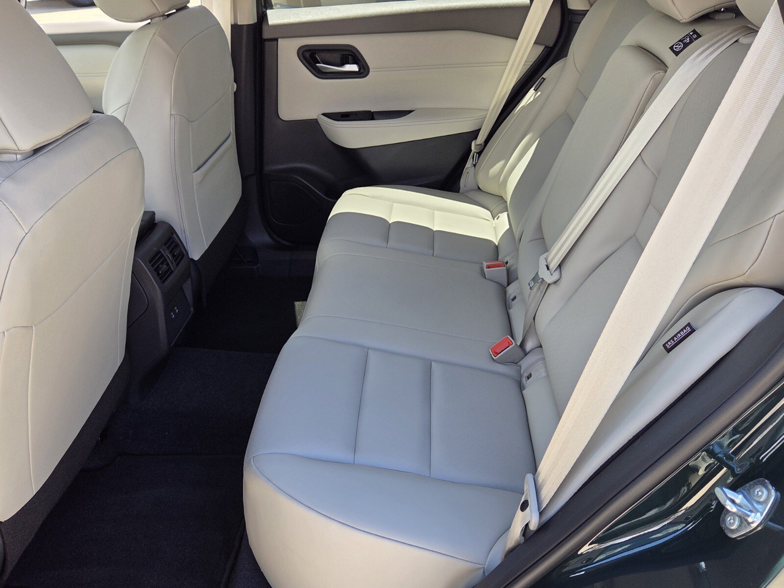 Used 2026 Obsidian Green Nissan Dark Armor image 4