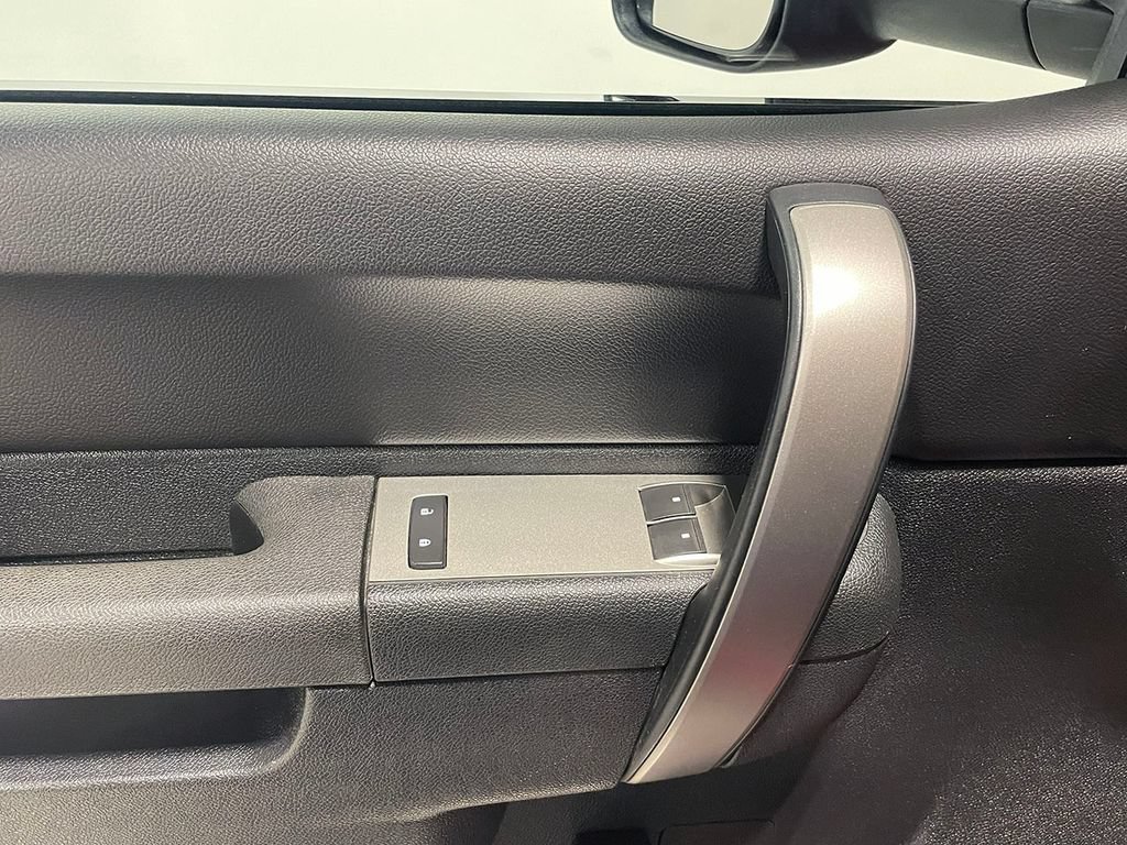 Used 2011 FIRE RED GMC SLE image 57