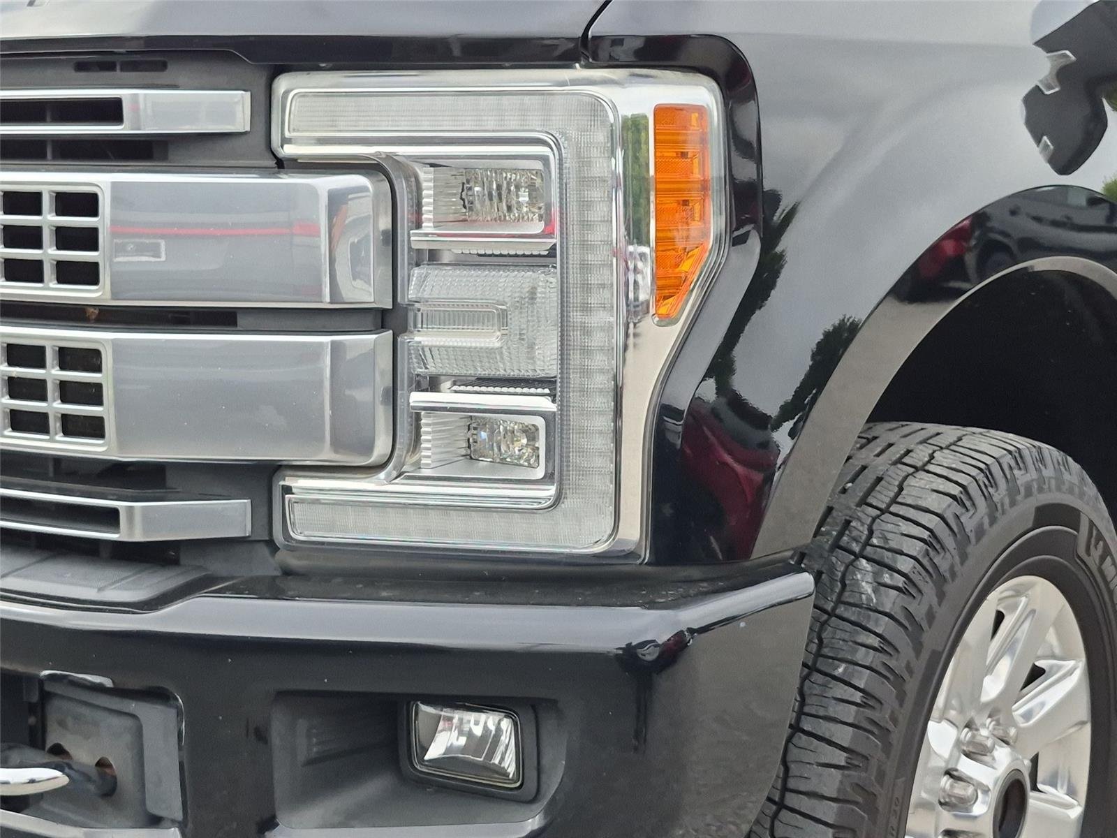 Used 2018 Shadow Black Ford Platinum image 9