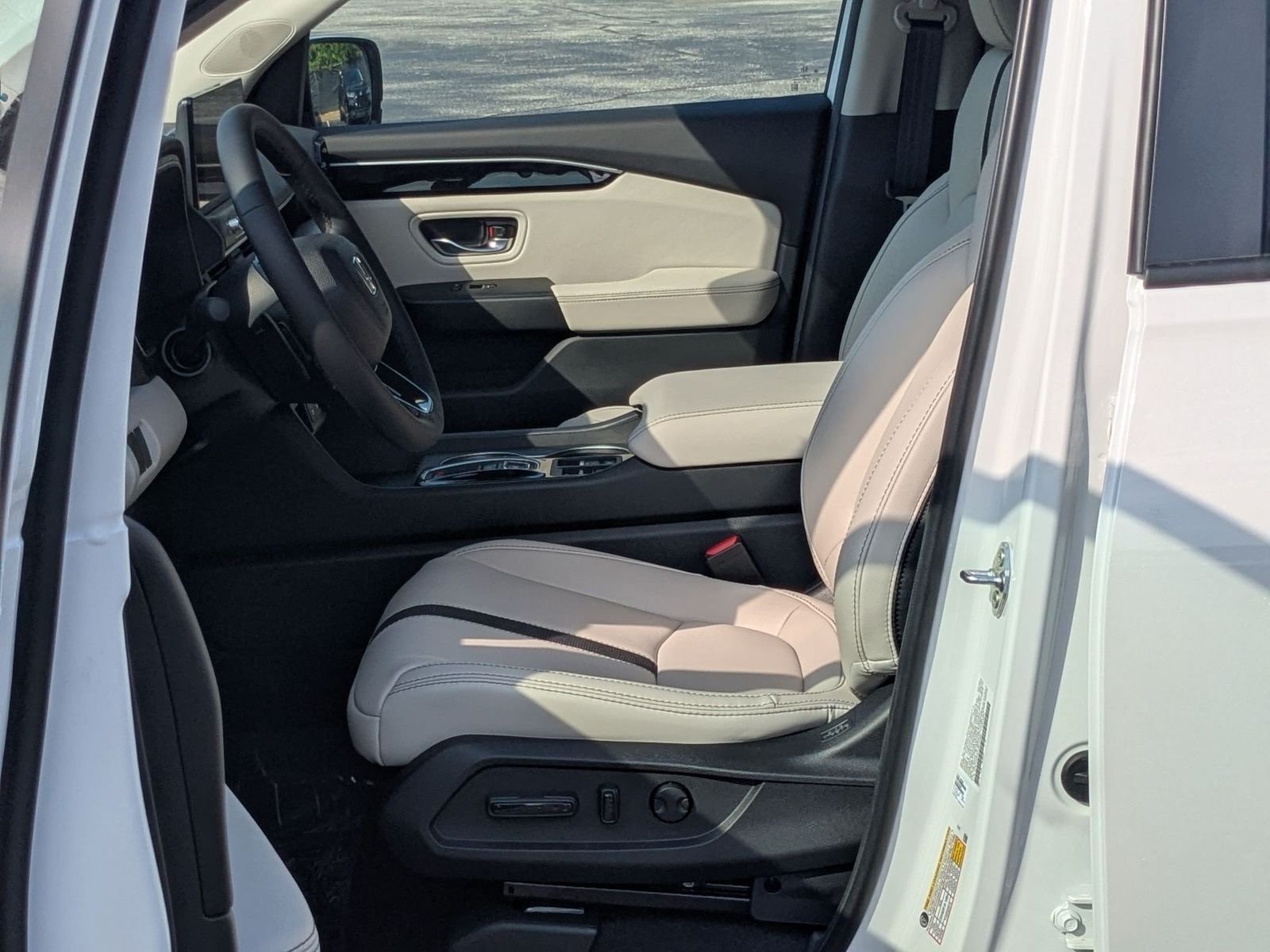 New 2026 Platinum White Pearl Honda EX-L image 11