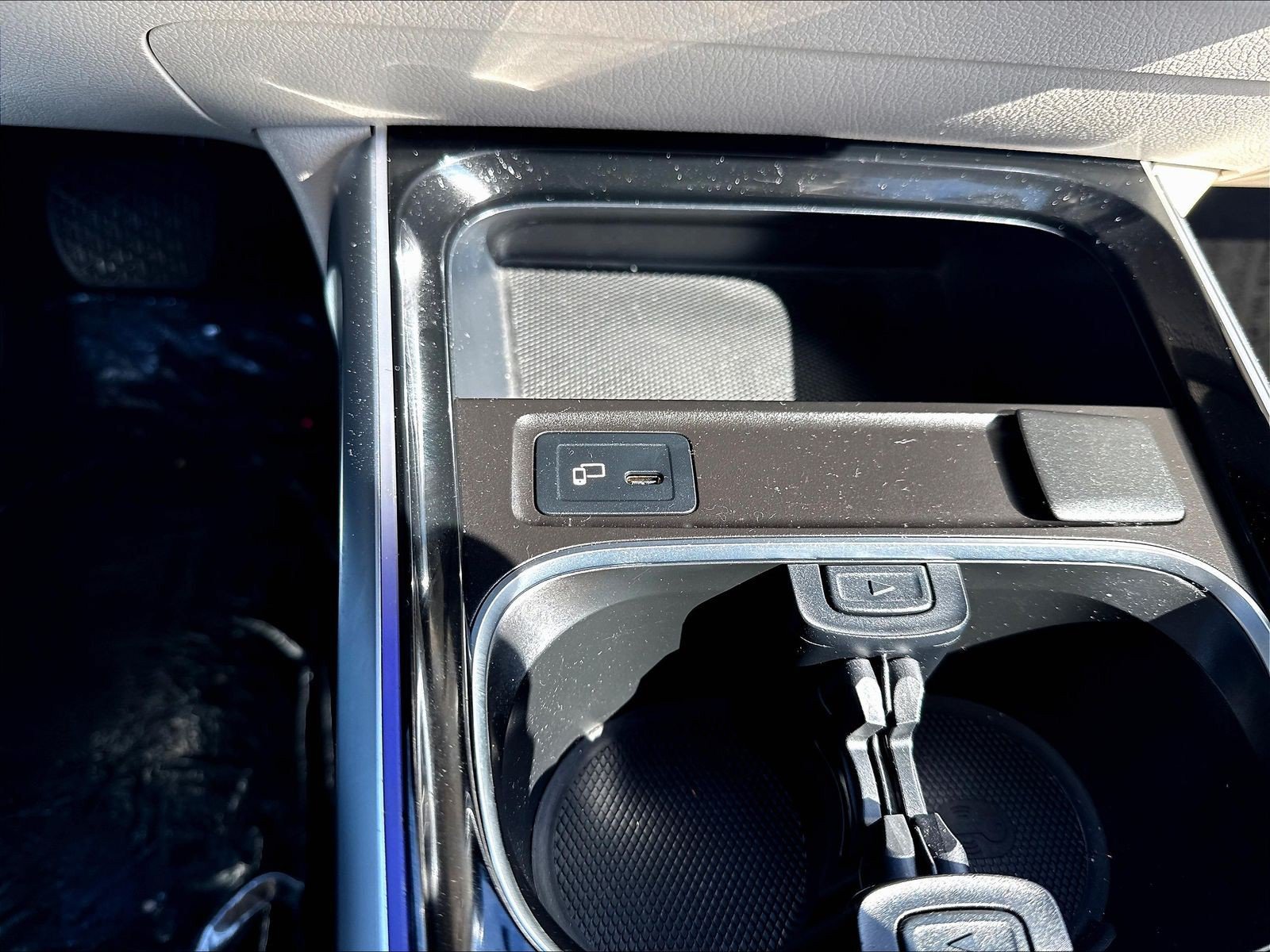 Used 2022 Galaxy Blue Metallic Mercedes-Benz GLB 250 image 18