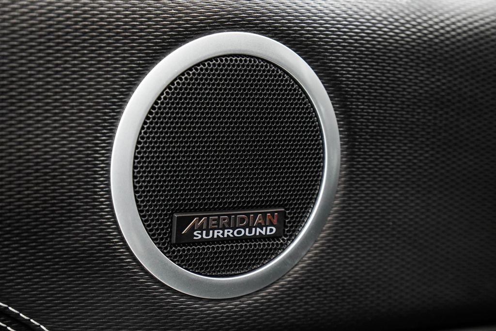 Used 2022 Black Land Rover HSE R-Dynamic image 48