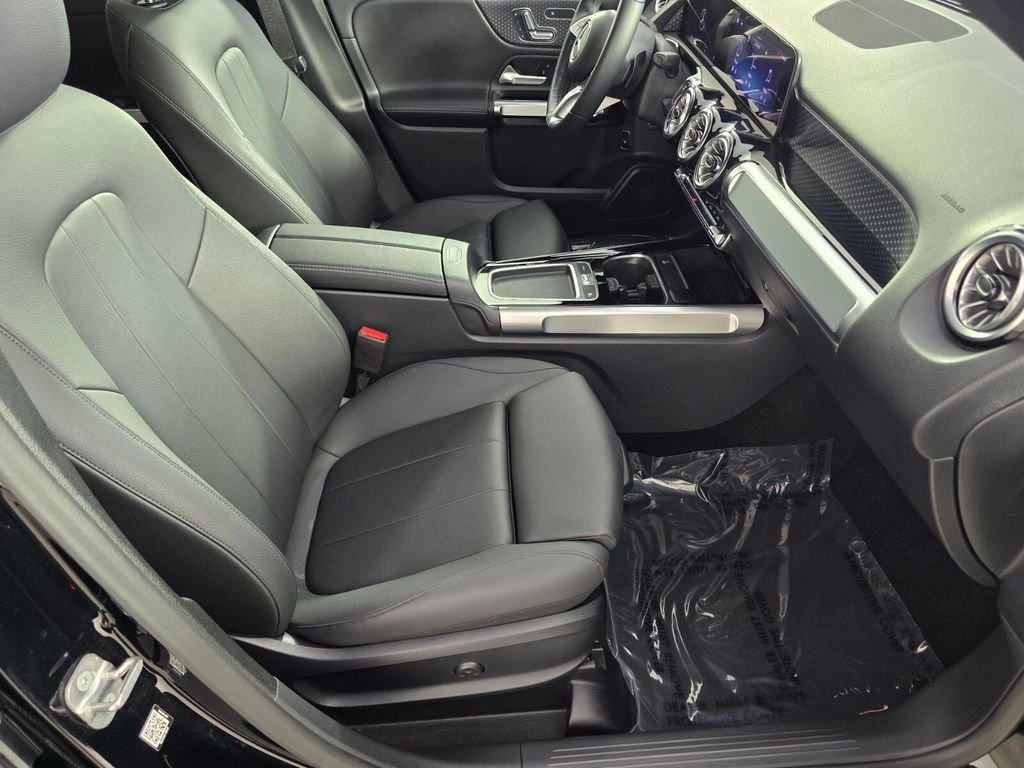 Certified Used 2025 Black Mercedes-Benz GLB 250 image 26