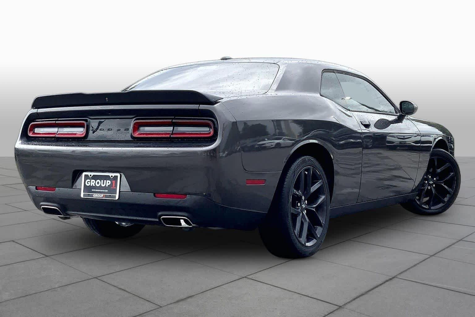 Used 2021 Granite Pearlcoat Dodge SXT image 11