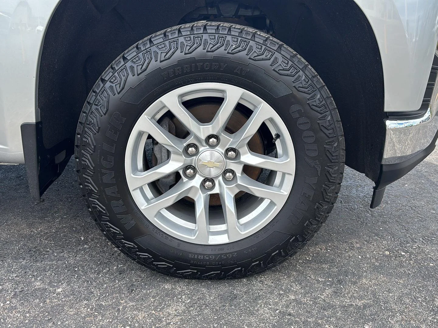 Used 2019 Silver Ice Metallic Chevrolet LT image 10