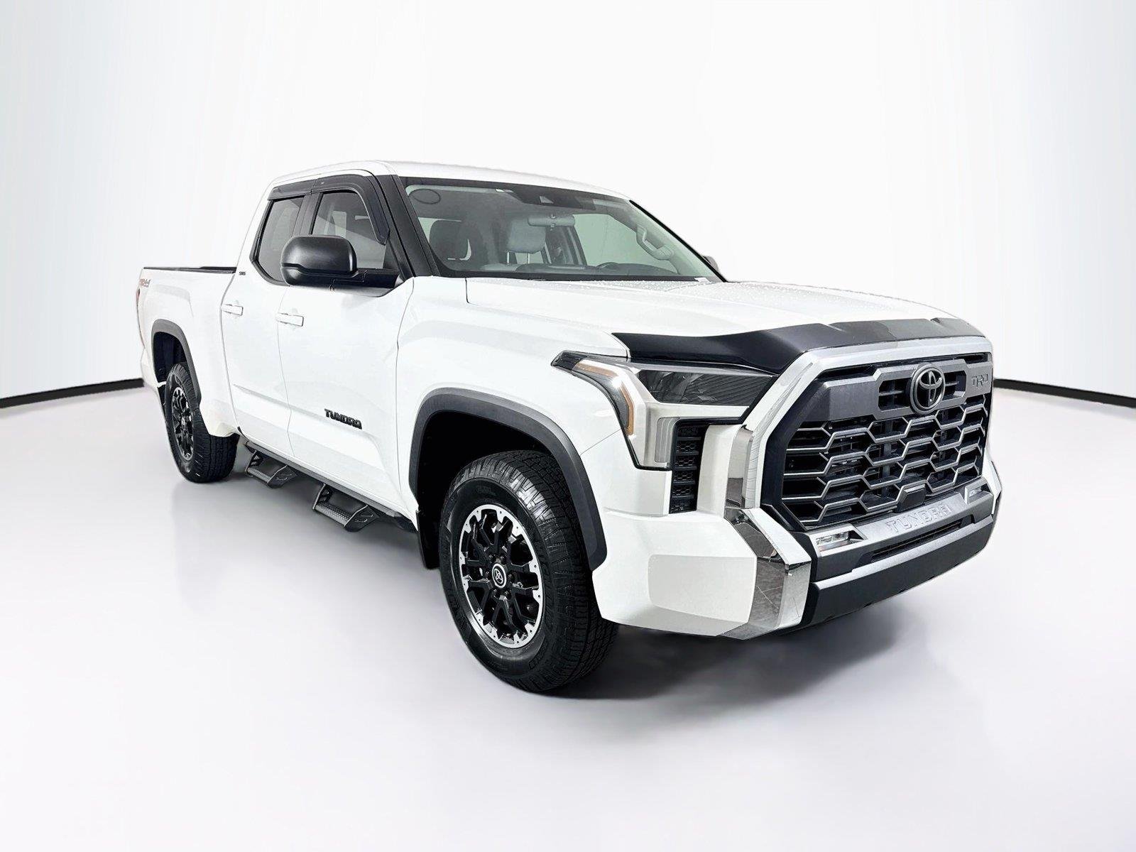 Used 2024 Ice Cap Toyota SR5 image 9