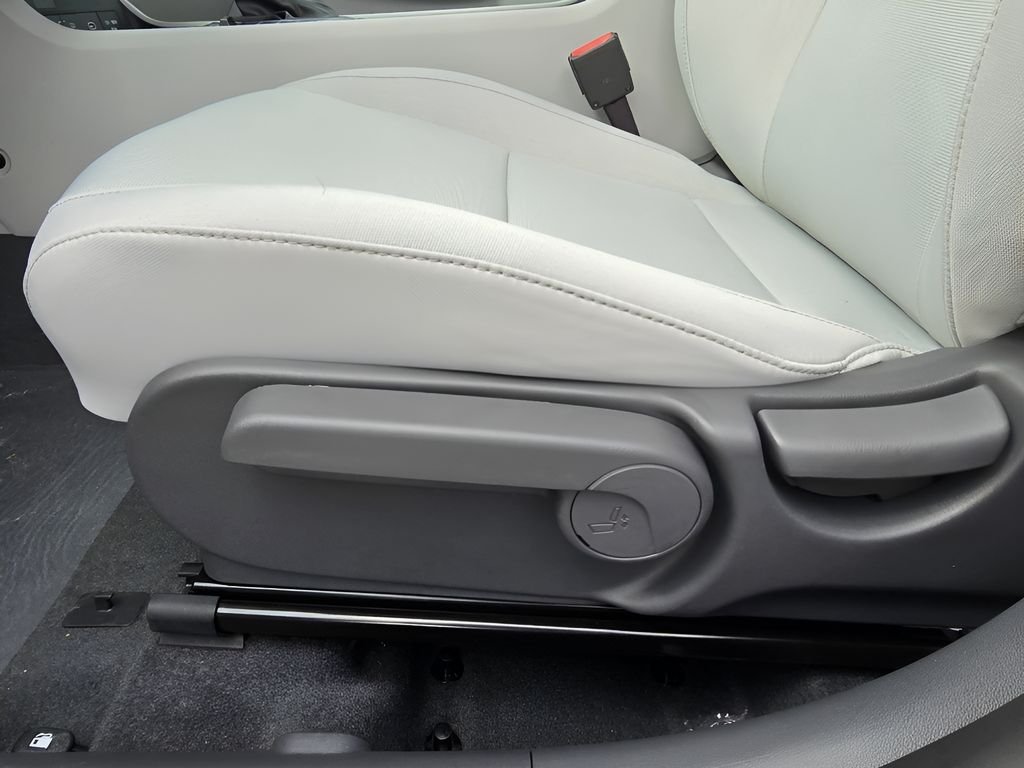 New 2026 Cyber Gray Metallic Hyundai SE image 16
