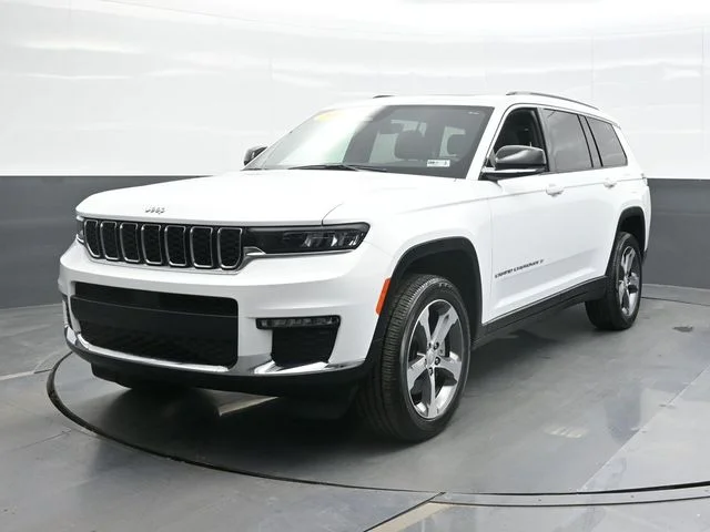 Used 2025 White Jeep Limited image 1