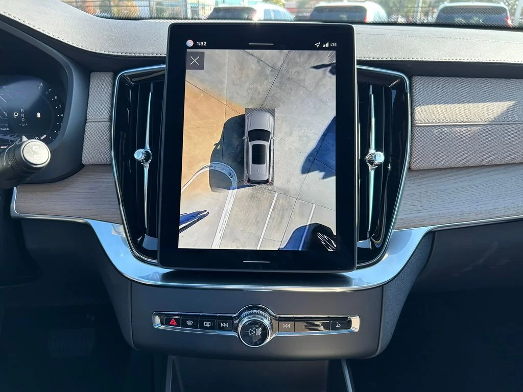 2026 Volvo XC90 Plus - Photo 30