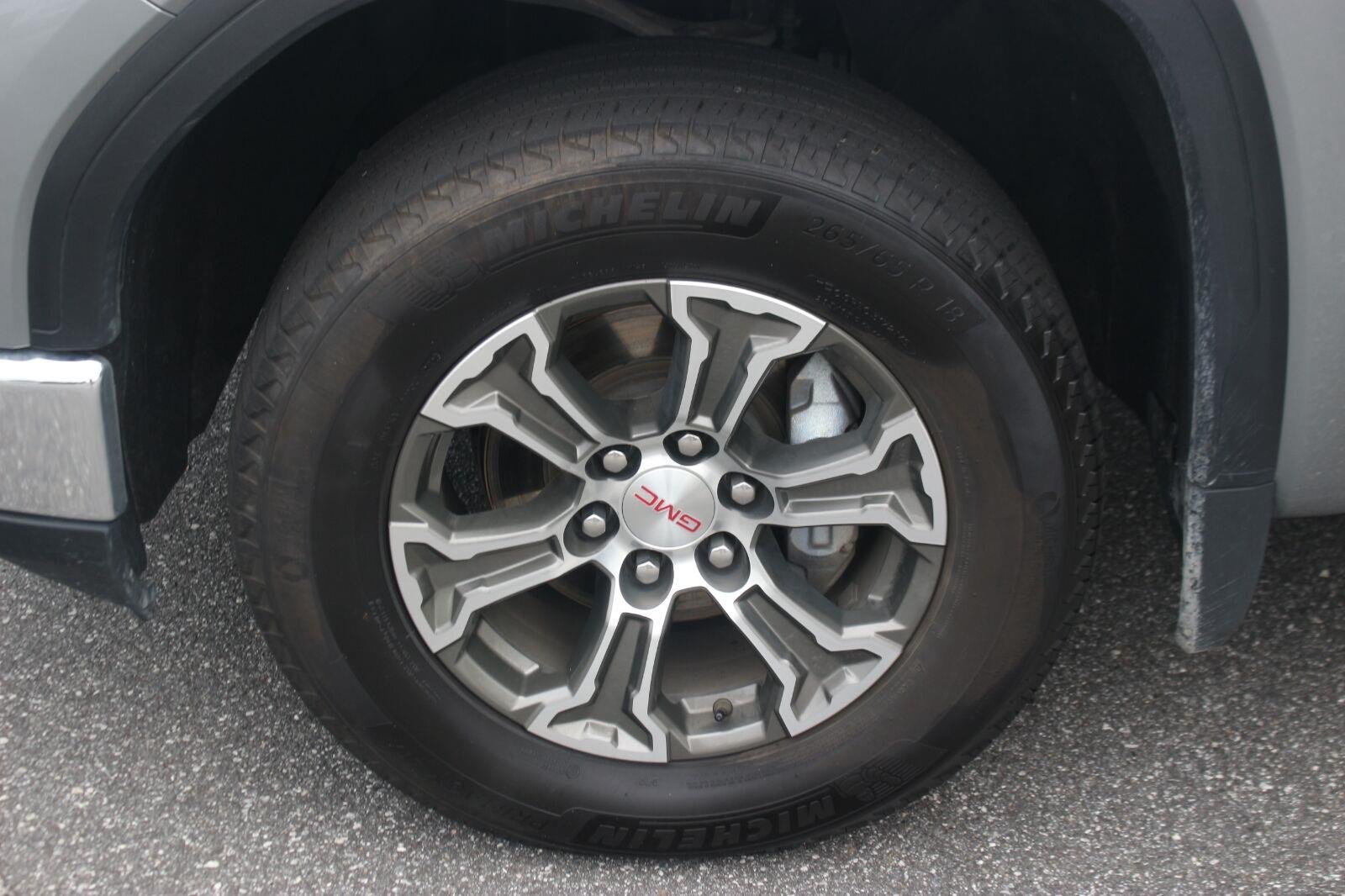 Used 2025 Sterling Metallic GMC SLT image 39