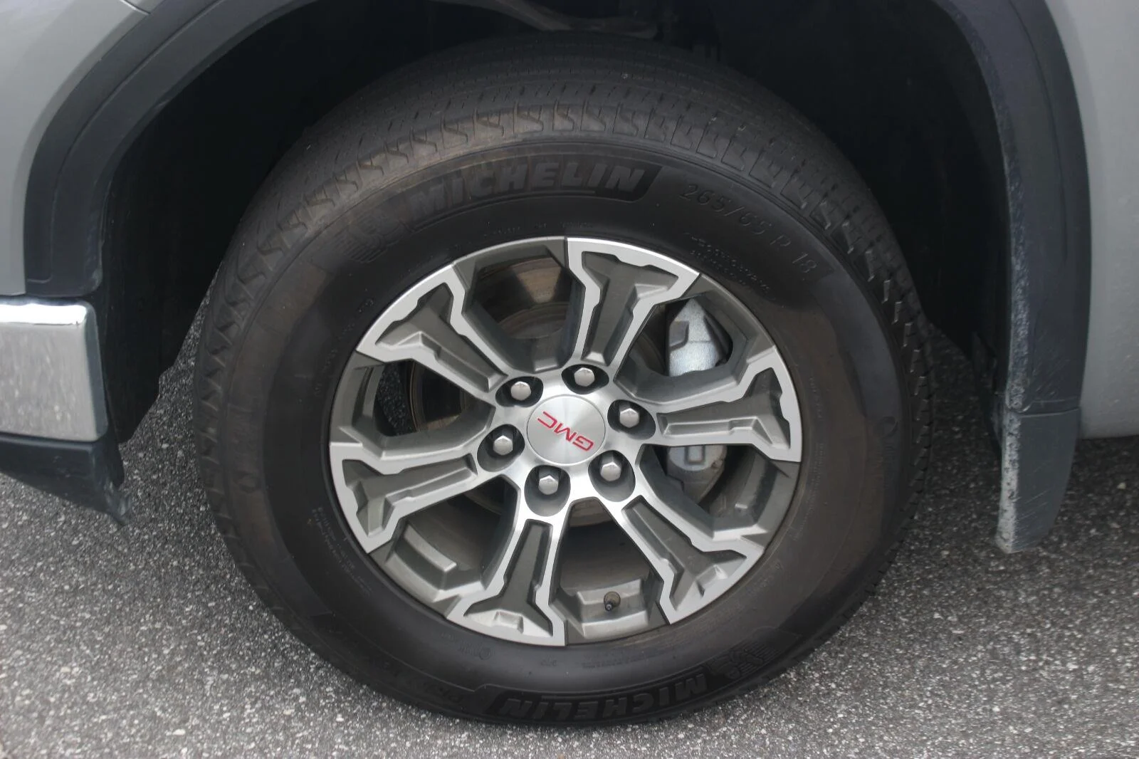 Used 2025 Sterling Metallic GMC SLT image 39