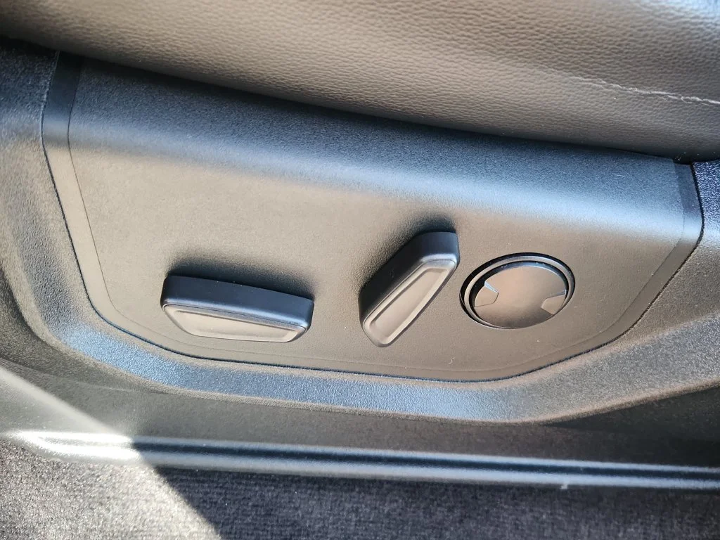 Used 2020 Black Ford Lariat image 8