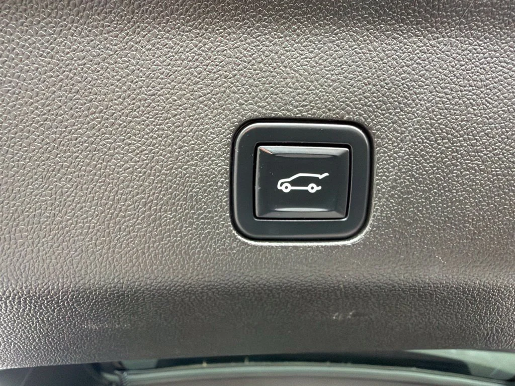 Used 2022 Midnight Blue Metallic GMC Denali image 15