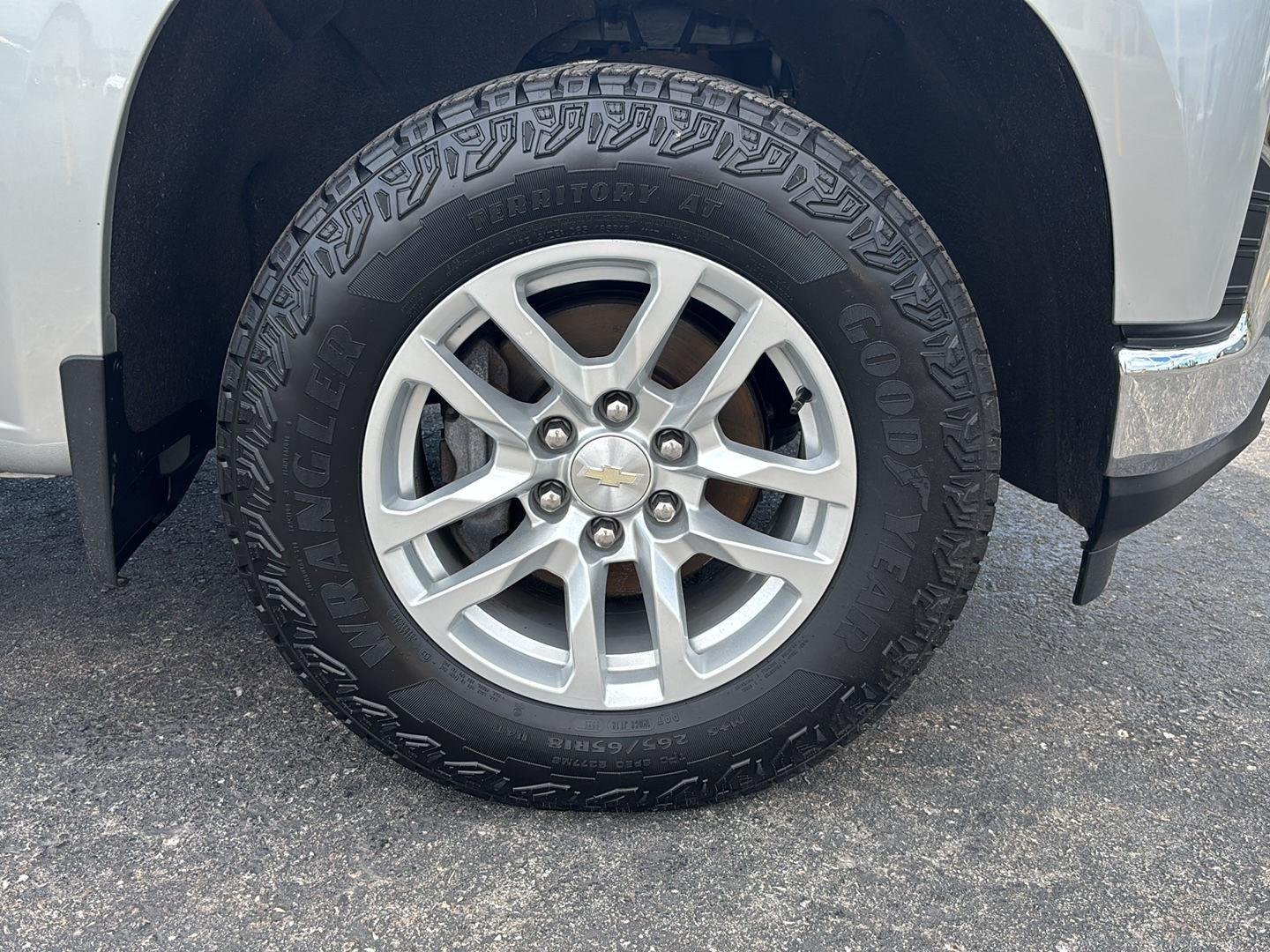 Used 2019 Silver Ice Metallic Chevrolet LT image 10
