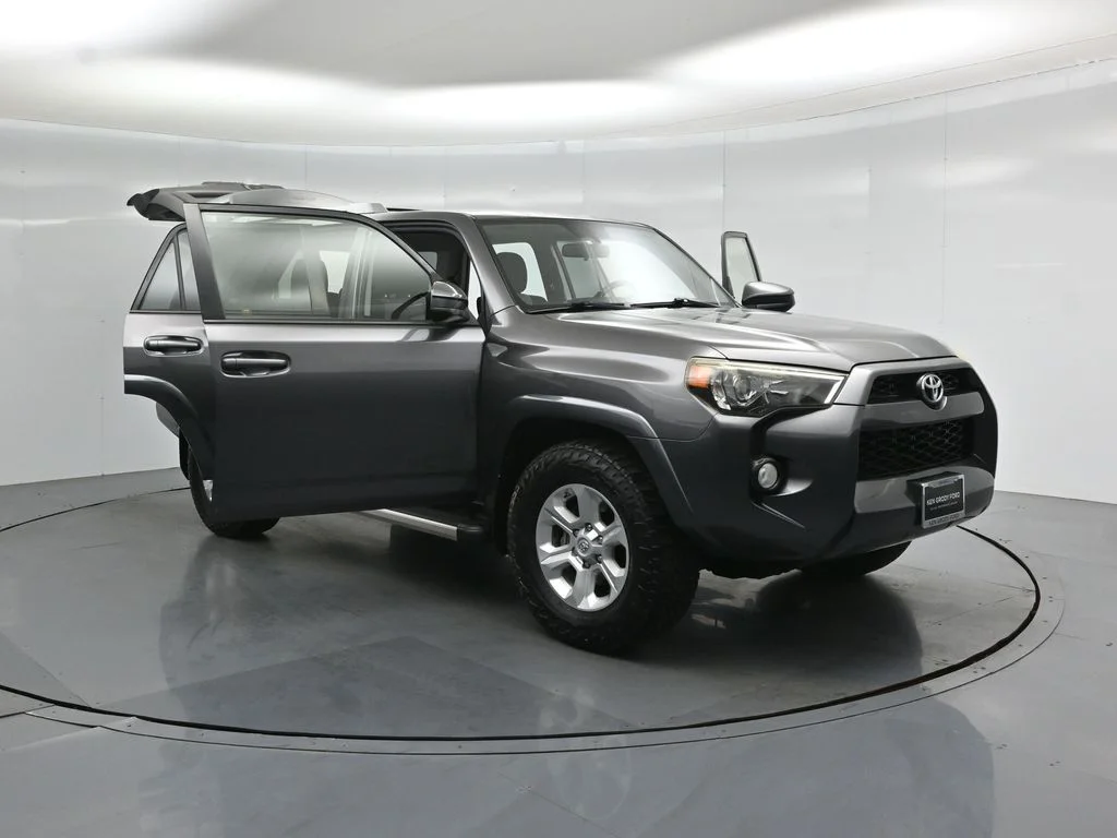 Used 2014 Gray Toyota SR5 image 28