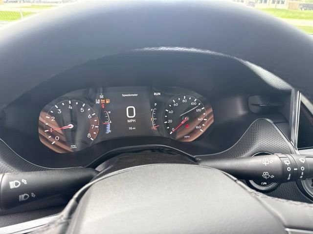 New 2026 Red Hot Pearlcoat Jeep Latitude image 17