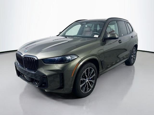 Used 2024 Green BMW xDrive50e image 3