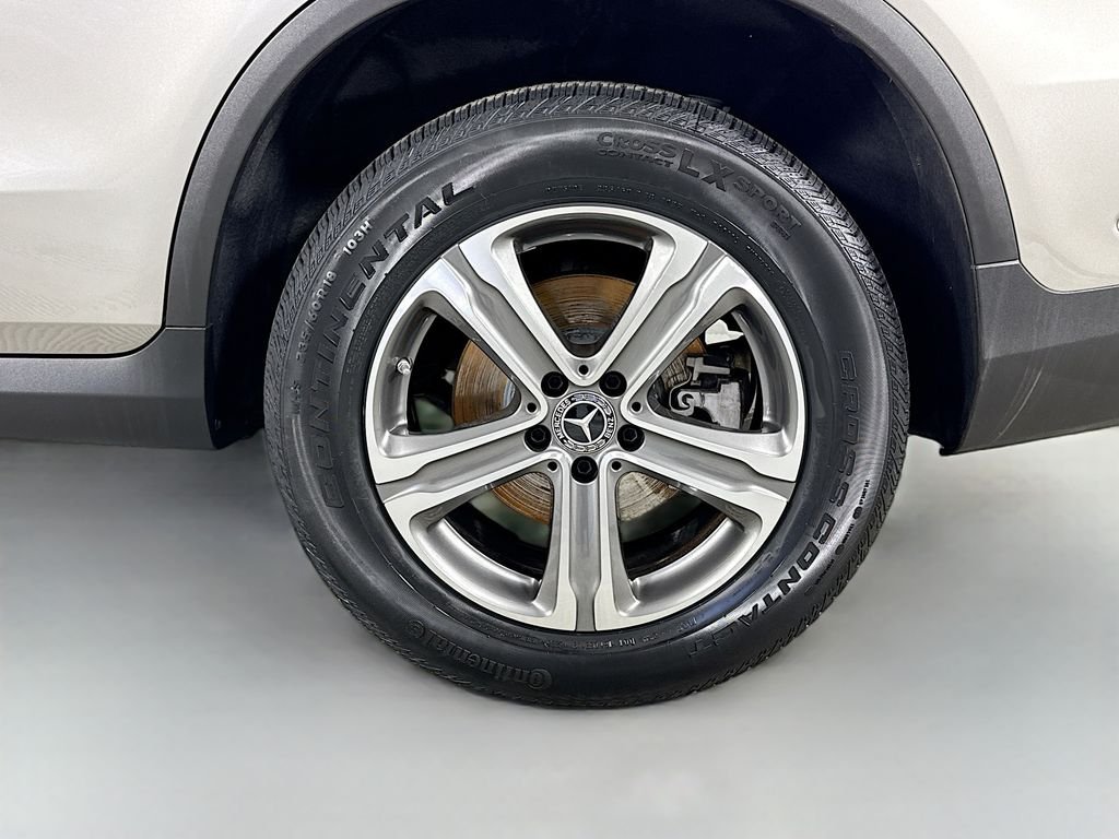 Used 2021  Mercedes-Benz GLC 300 image 30