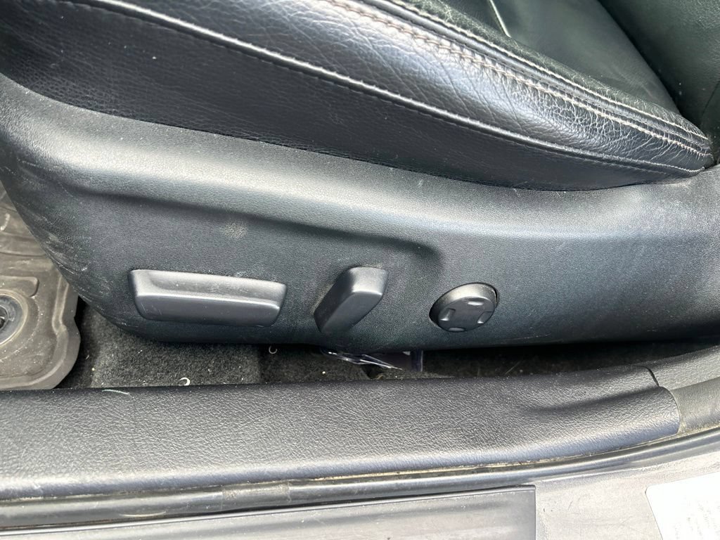 Used 2013 Magnetic Gray Metallic Toyota XLE image 19