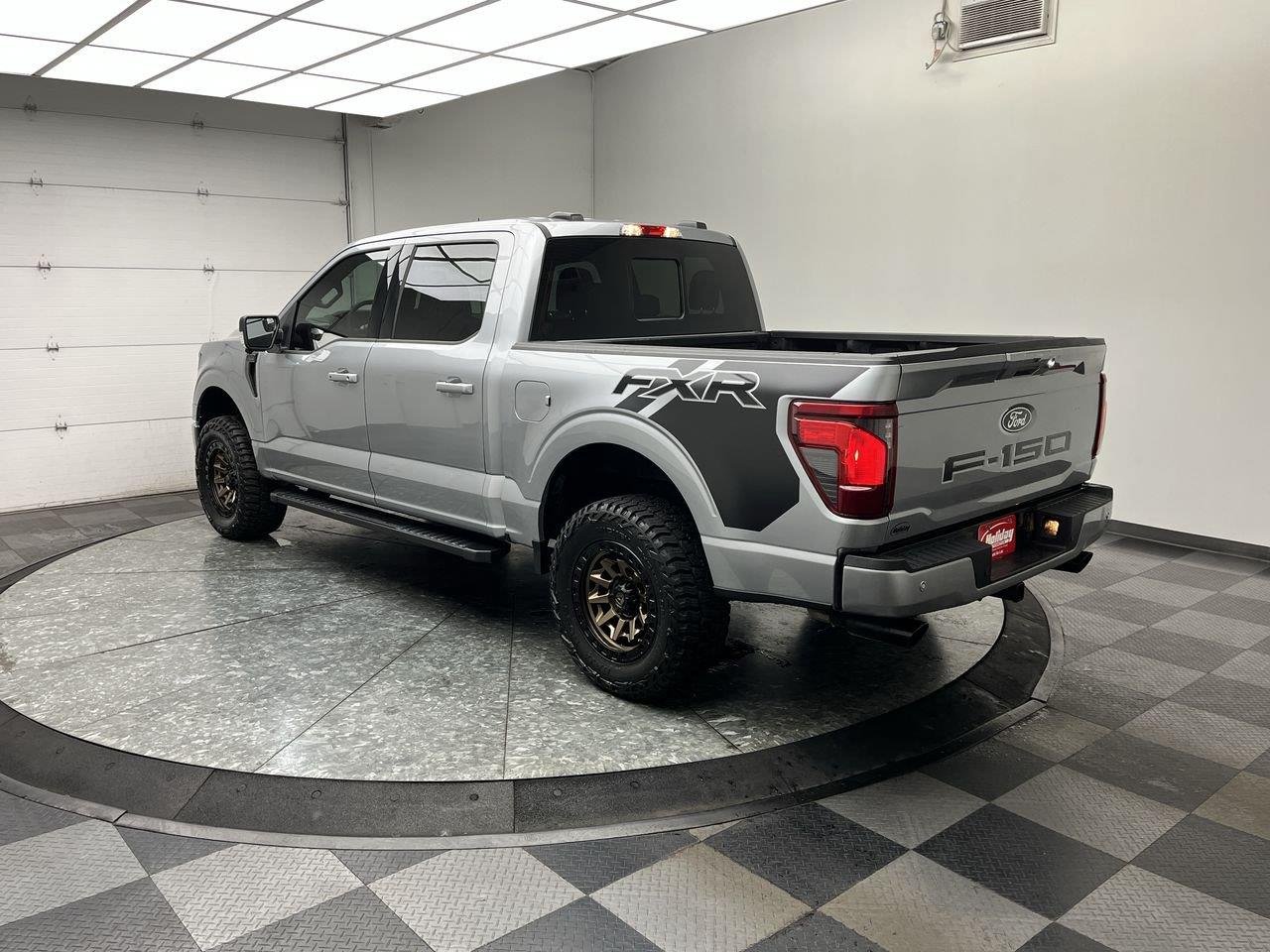 Used 2025 Iconic Silver Ford XLT image 2