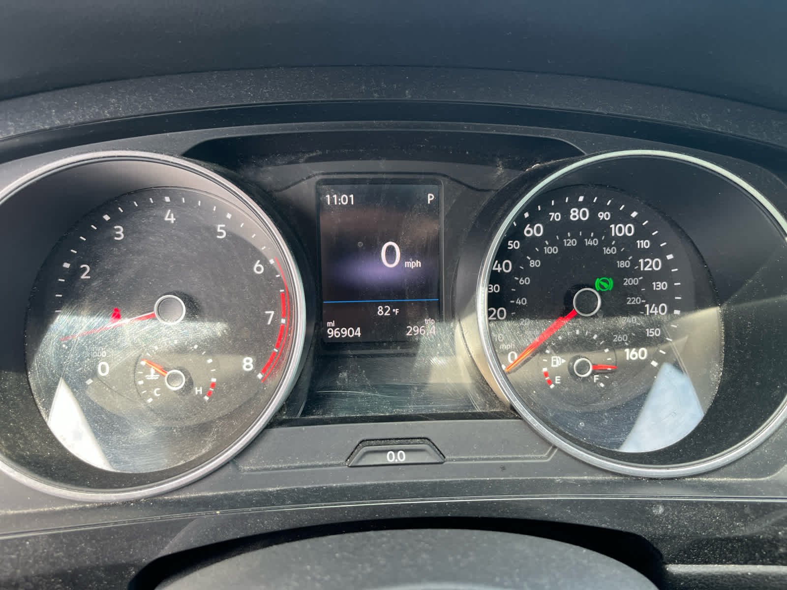Used 2019 Pure White Volkswagen SE image 5
