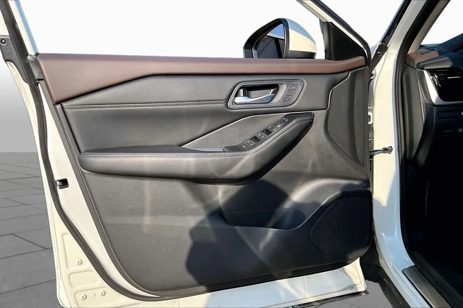 Certified Used 2023 Pearl White Tricoat Nissan SL image 25
