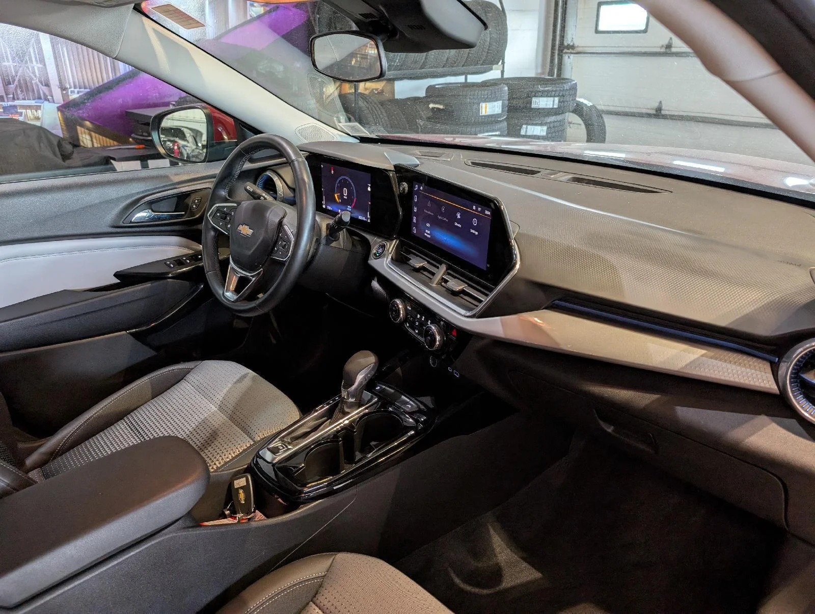 Used 2025 Crimson Metallic Chevrolet LT image 14