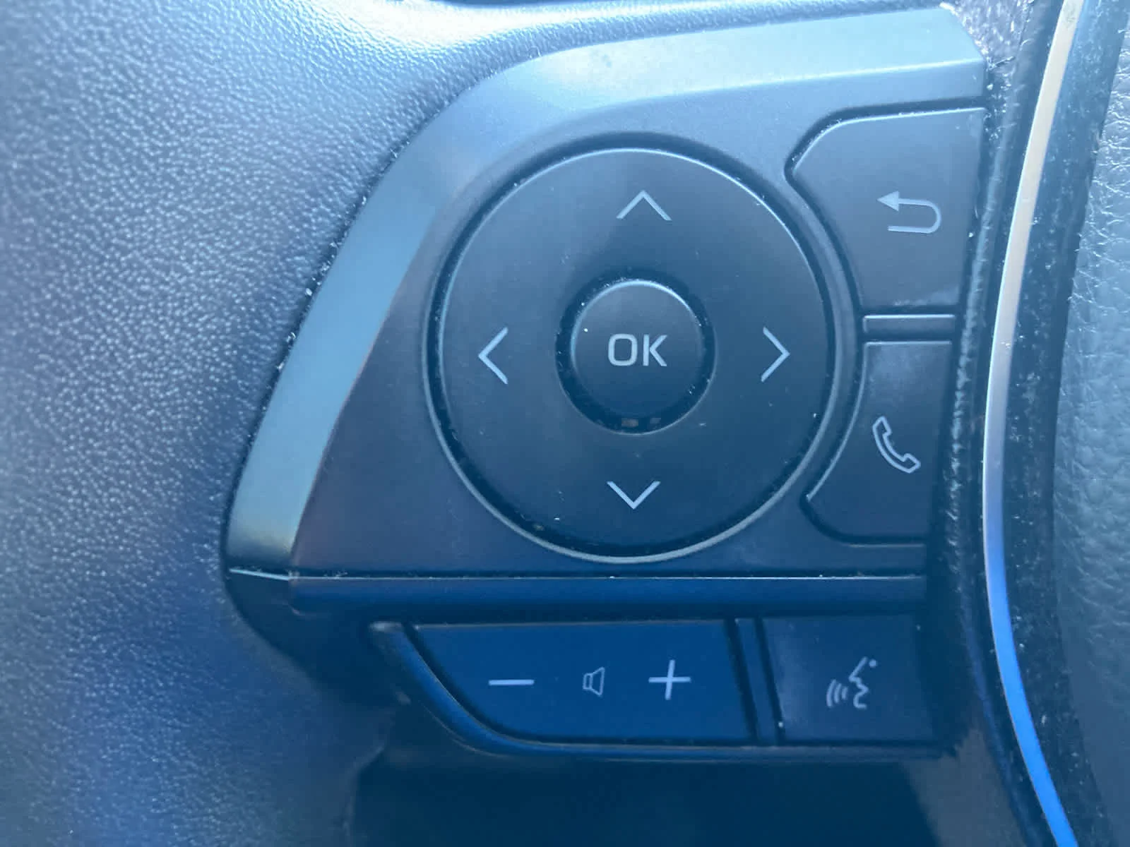 Used 2019 Blizzard Pearl Toyota Limited image 17