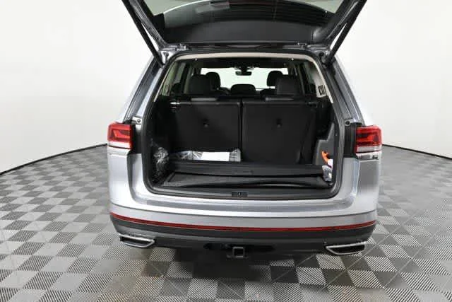 2026 Volkswagen Atlas SE w/Tech - Photo 13