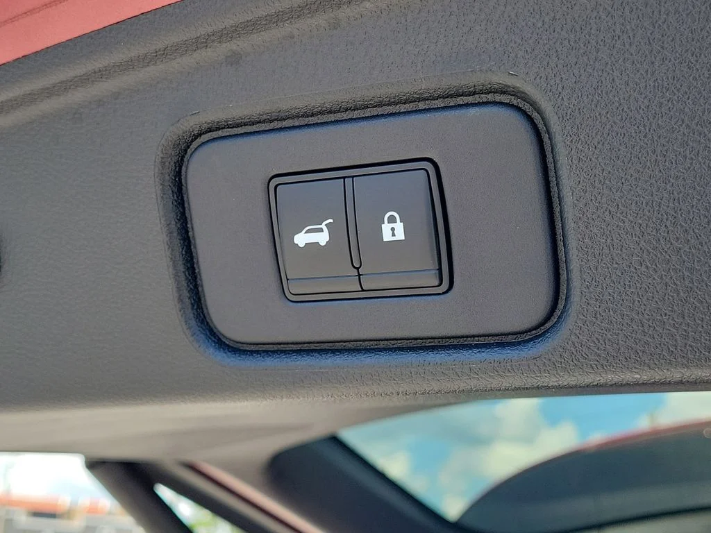 Certified Used 2022 Red Nissan Platinum image 11