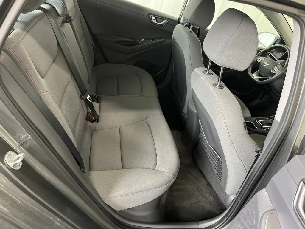 Used 2022 Gray Hyundai SEL image 24