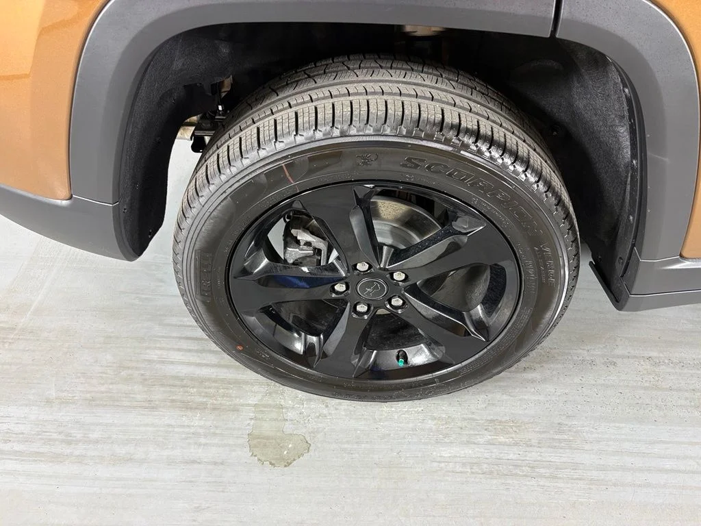 New 2027 Brown Jeep Limited image 11