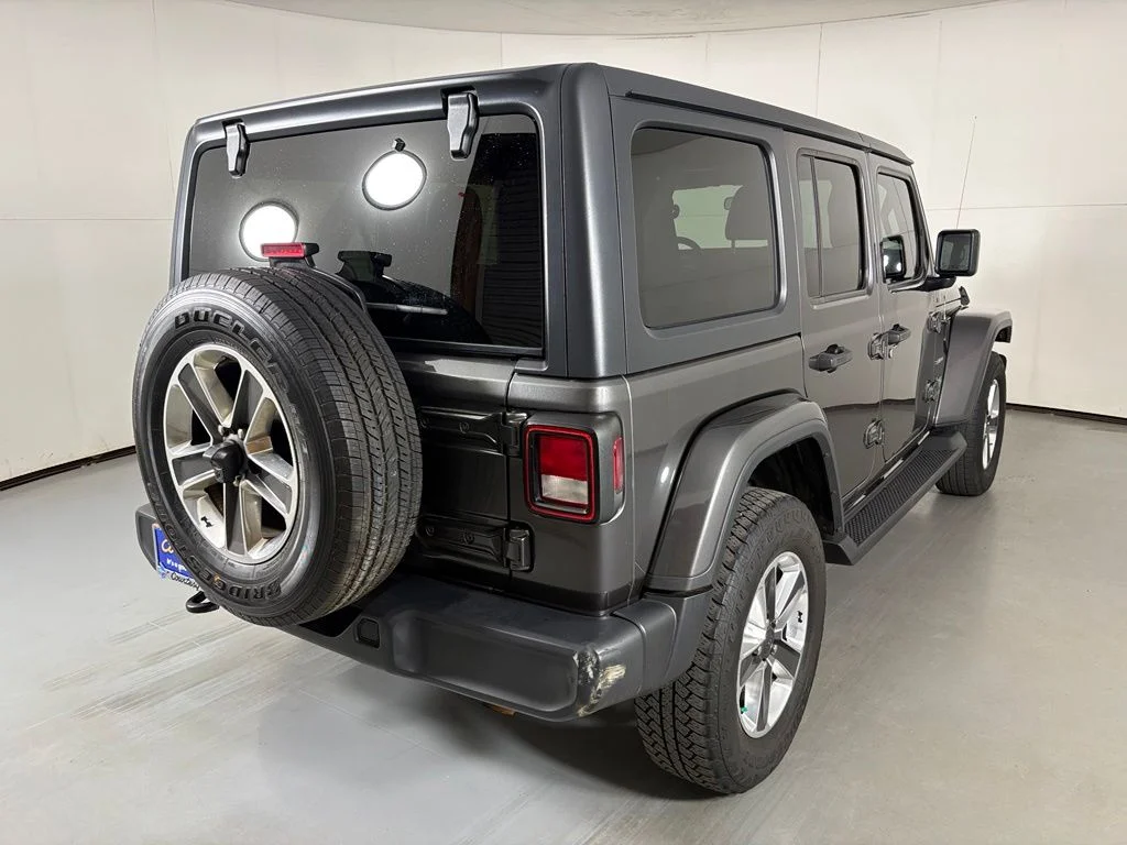Used 2020 Gray Jeep Unlimited Sahara image 8