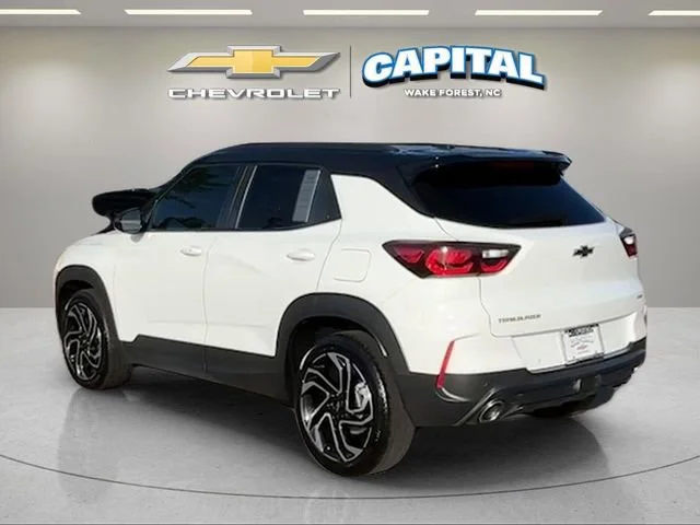 Used 2024 Summit White Chevrolet RS image 5