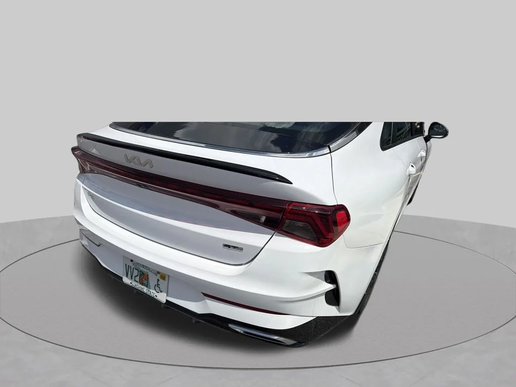 Used 2024 White Kia GT-Line image 5