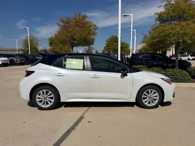 New 2027 Wind Chill Pearl with Black roof Toyota SE image 5