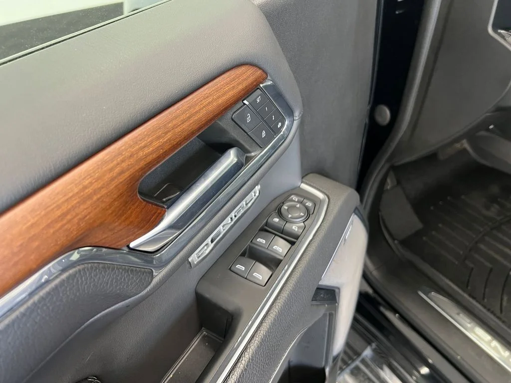 Used 2023 Onyx Black GMC Denali image 12