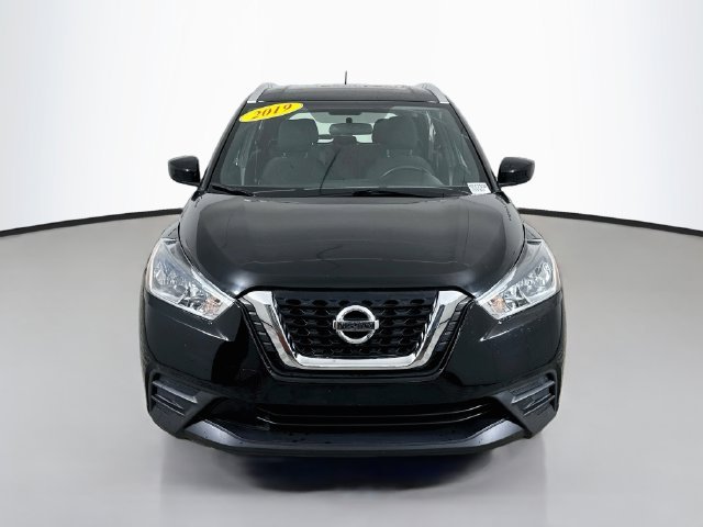 Used 2019 Nissan Kicks SV with VIN 3N1CP5CU5KL545995 for sale in Bloomington, IL